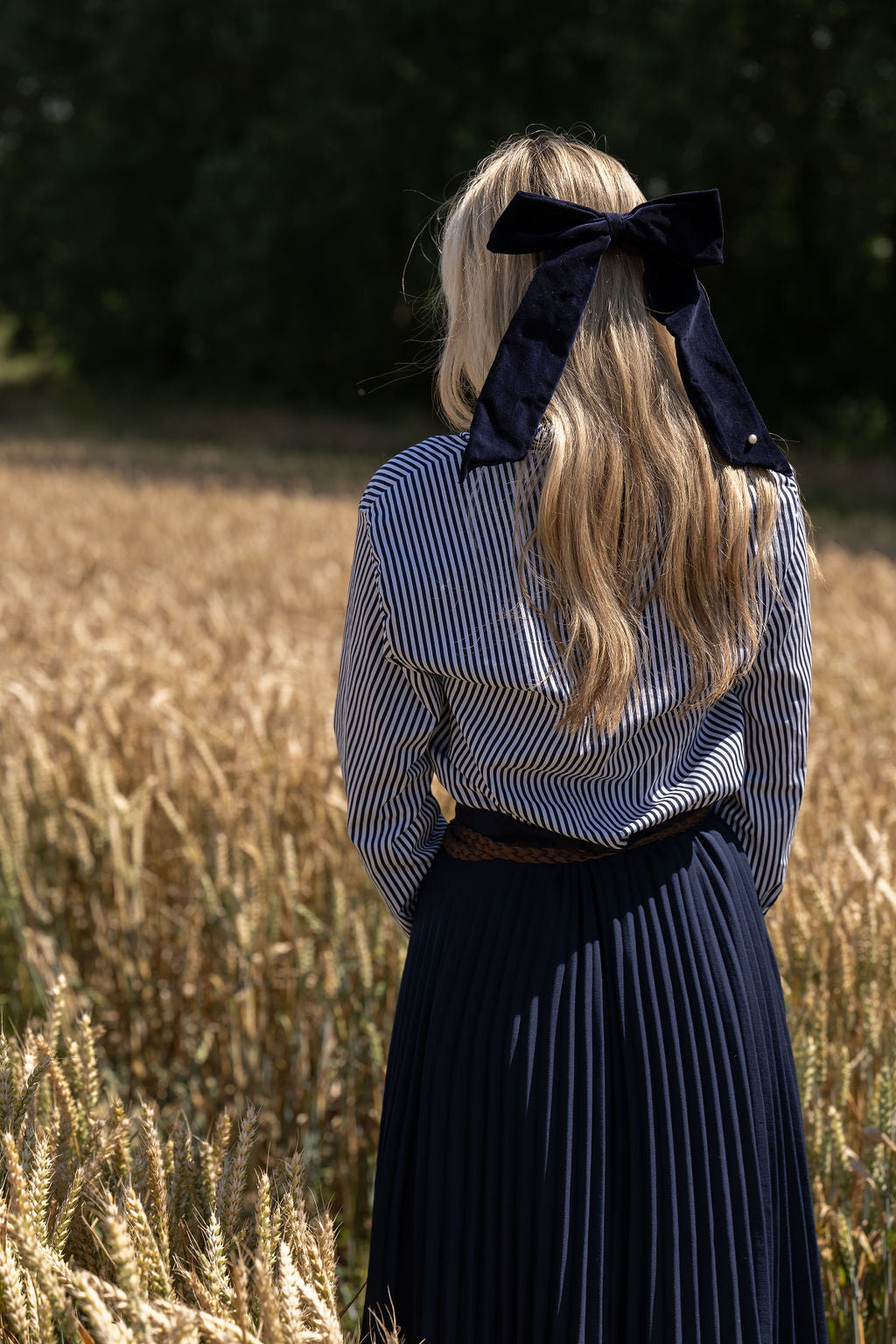 Navy Velvet Eldon Hair Bow